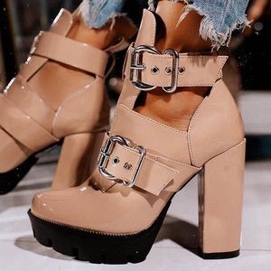 🌸Miss Lola🌸PRE-OWNED Nude Platform Heels 👠